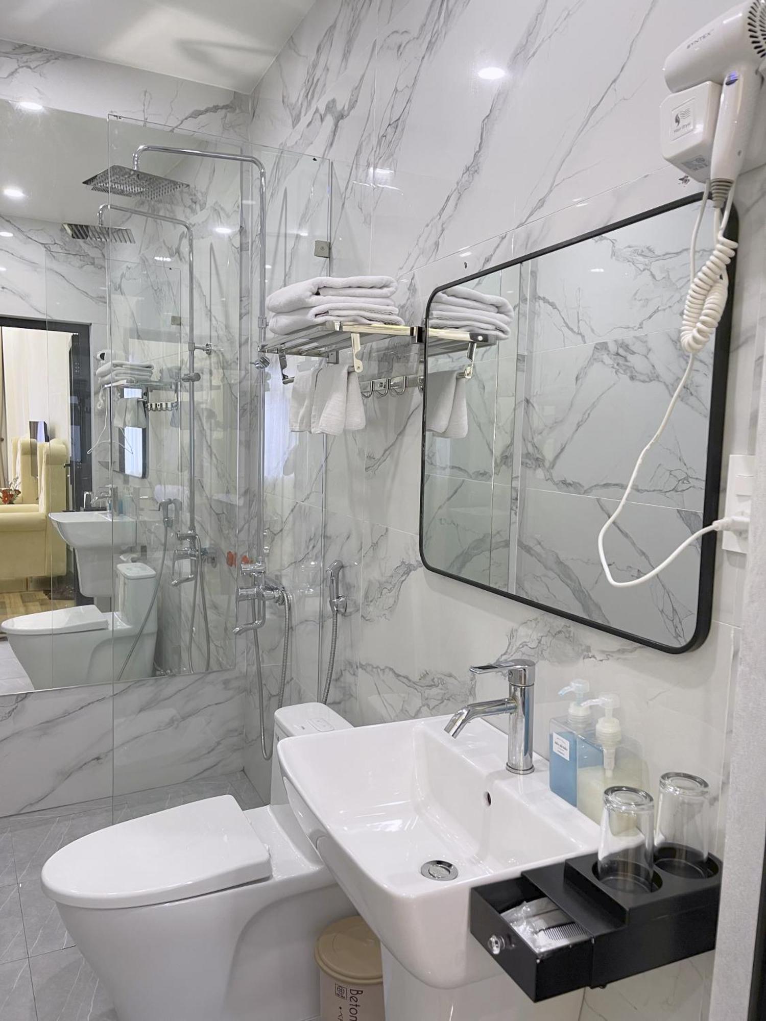 Chemi Noi Bai Airport Hotel & Travel ハノイ市 エクステリア 写真