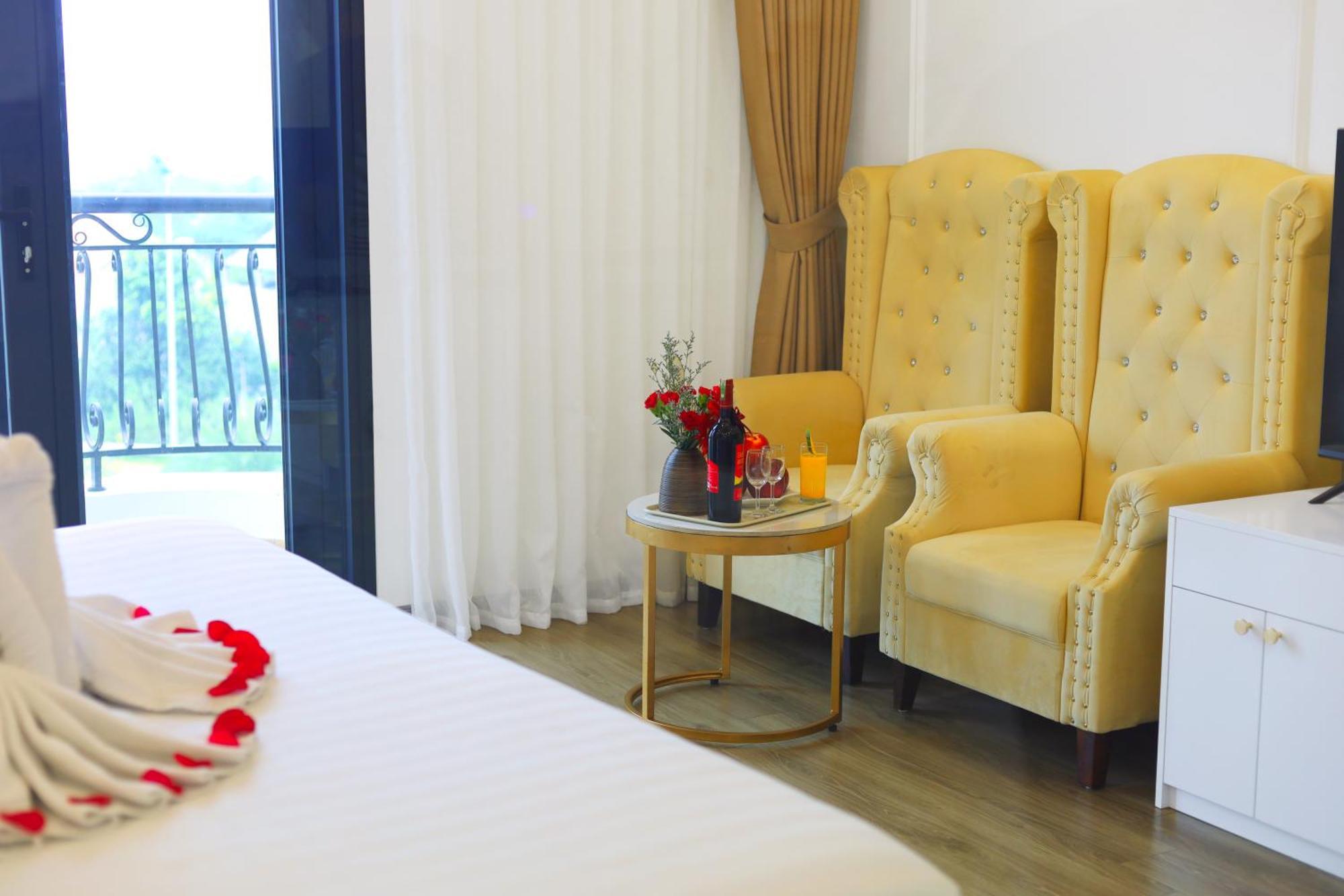 Chemi Noi Bai Airport Hotel & Travel ハノイ市 エクステリア 写真